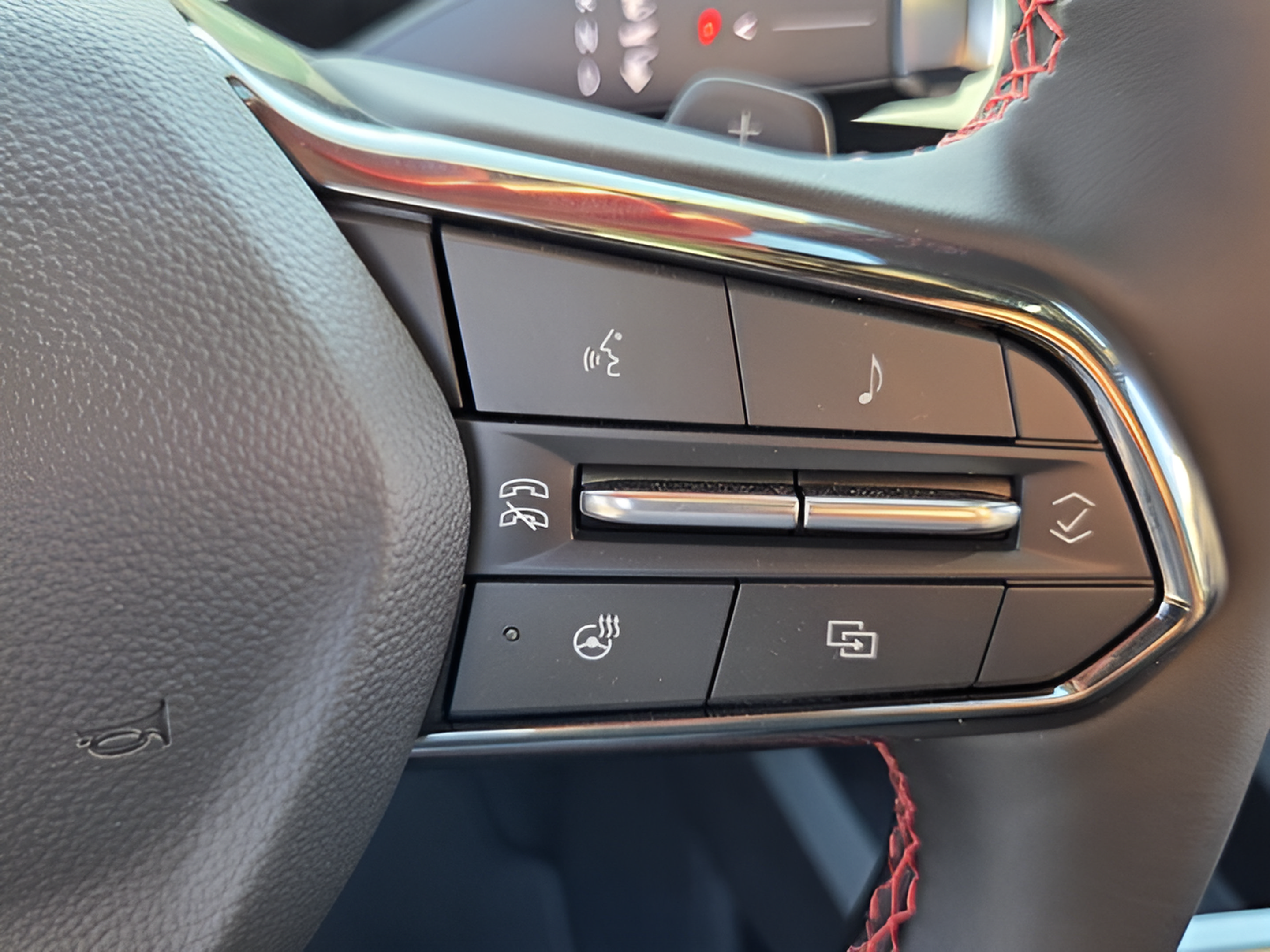 New 2027 Chevrolet Equinox RS FWD image 24