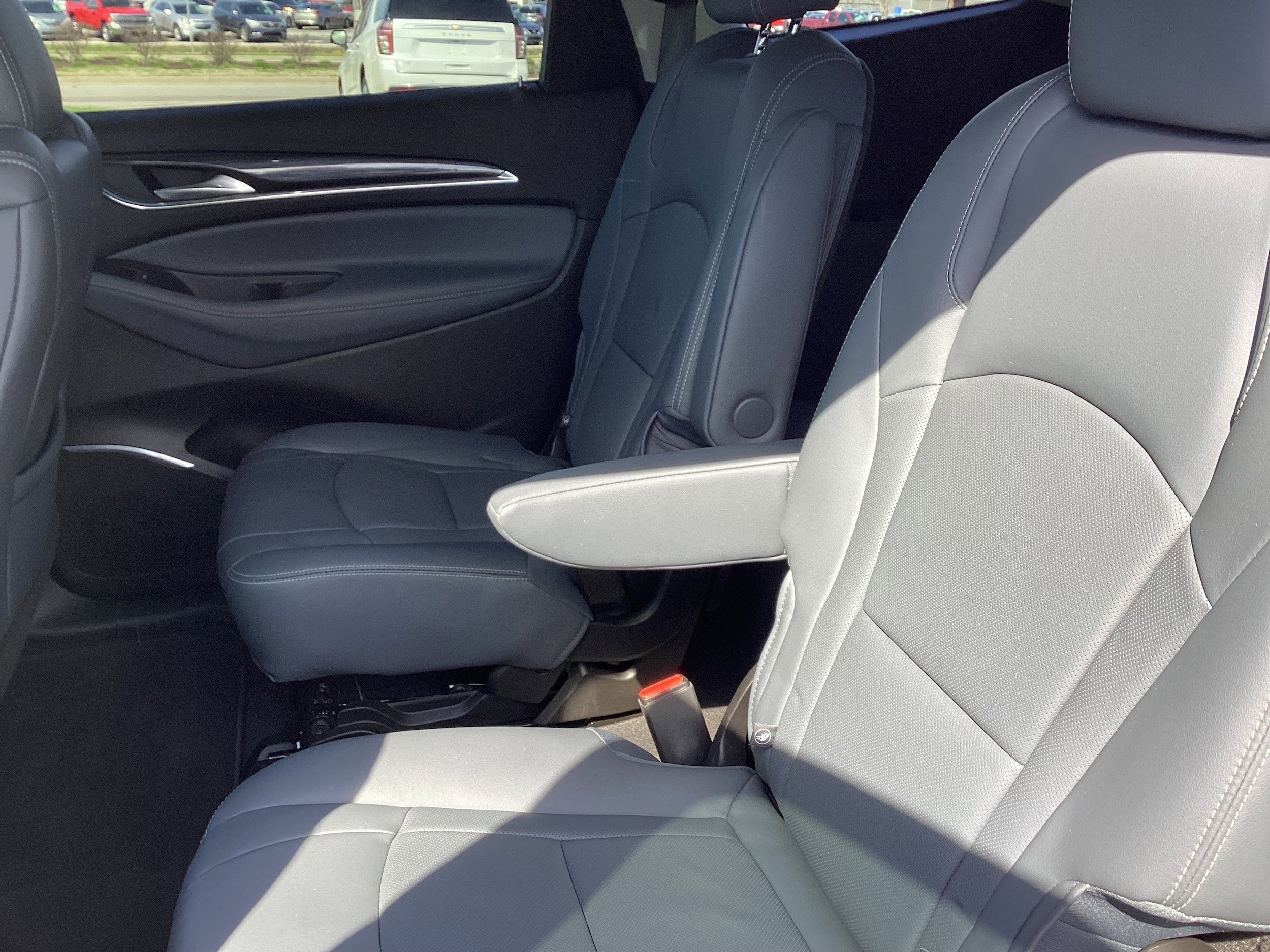 Used 2021 Buick Enclave Essence FWD image 13