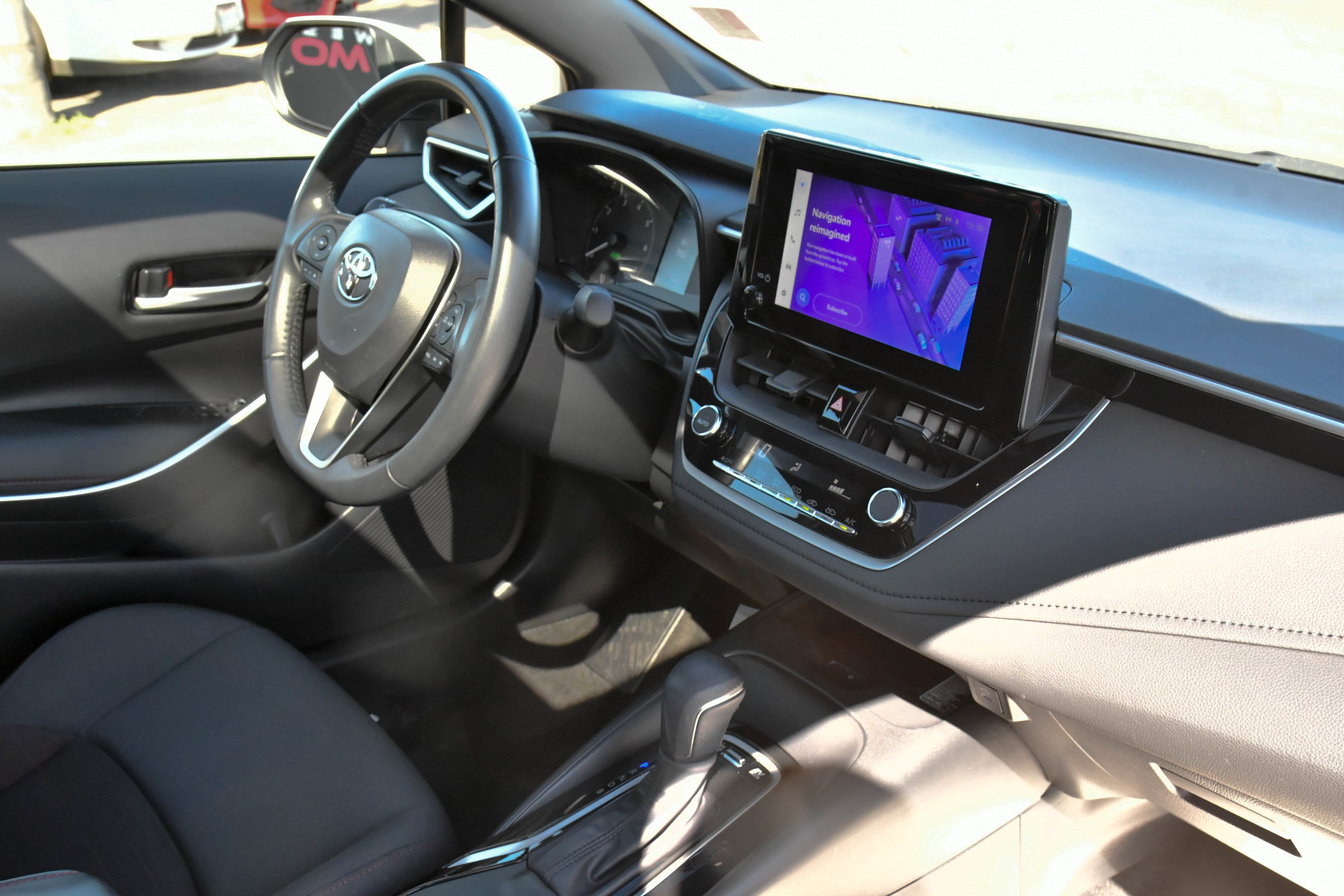 Used 2024 Toyota Corolla SE w/ SE Package image 45