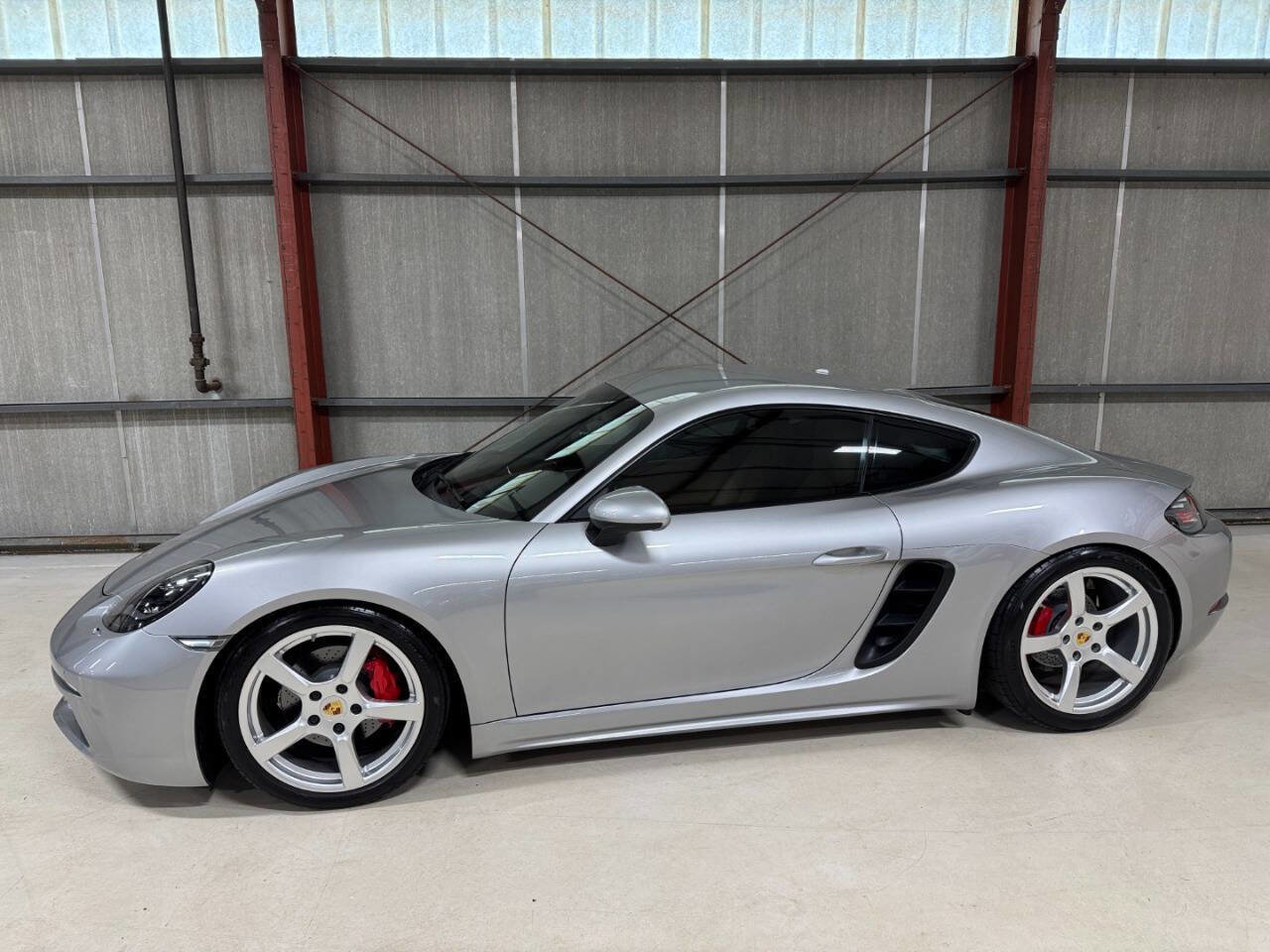 Used 2018 Porsche 718 Cayman w/ Sport Chrono Package video 1