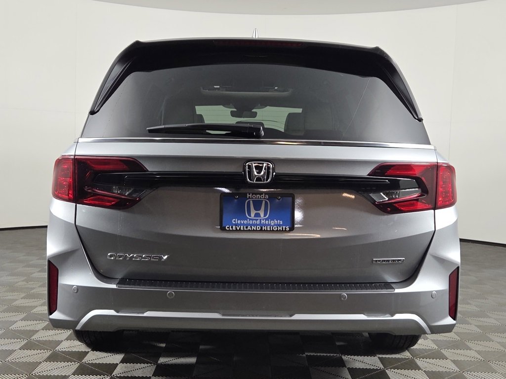 New 2026 Honda Odyssey Touring image 7
