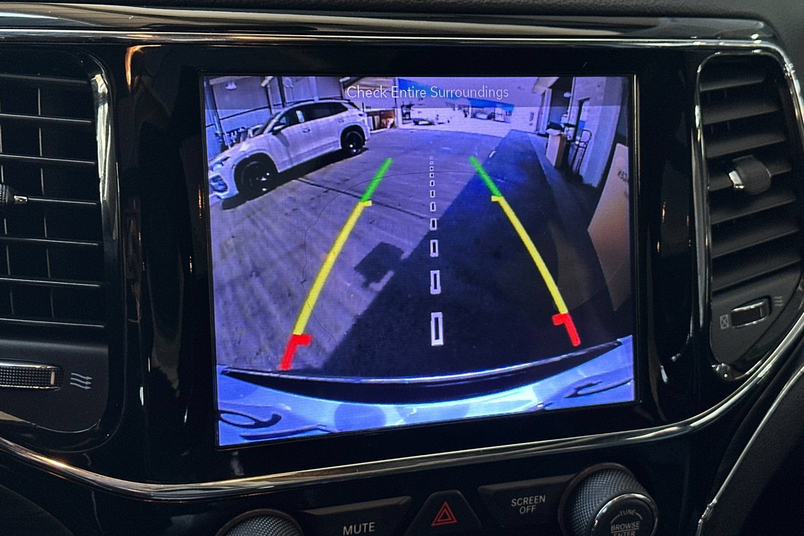 Used 2019 Jeep Grand Cherokee Limited w/ Luxury Group II AWD/4WD image 20