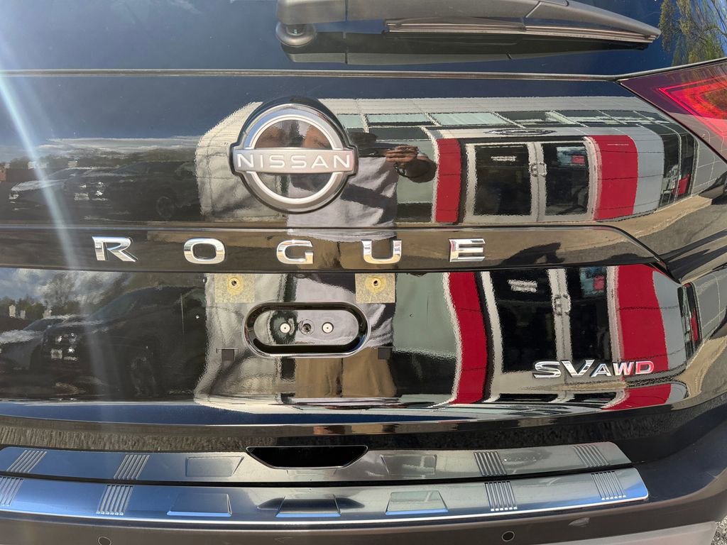 Used 2023 Nissan Rogue SV AWD/4WD image 30