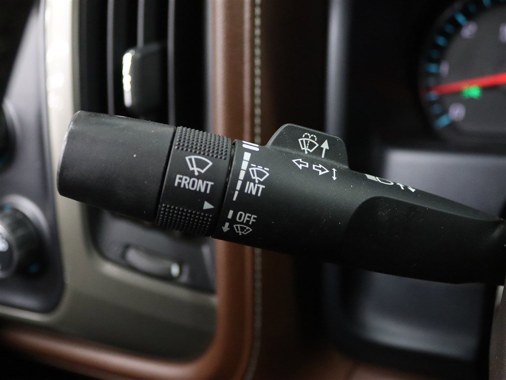 Used 2018 Chevrolet Silverado 1500 High Country image 31