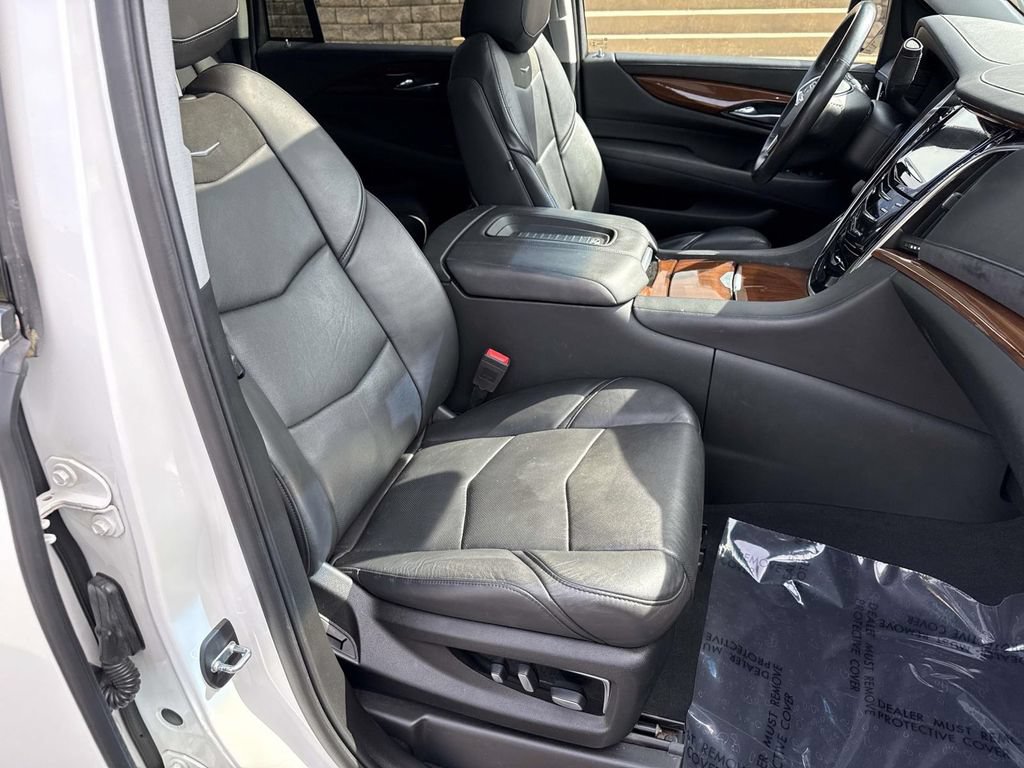 Used 2019 Cadillac Escalade Premium Luxury AWD/4WD image 7