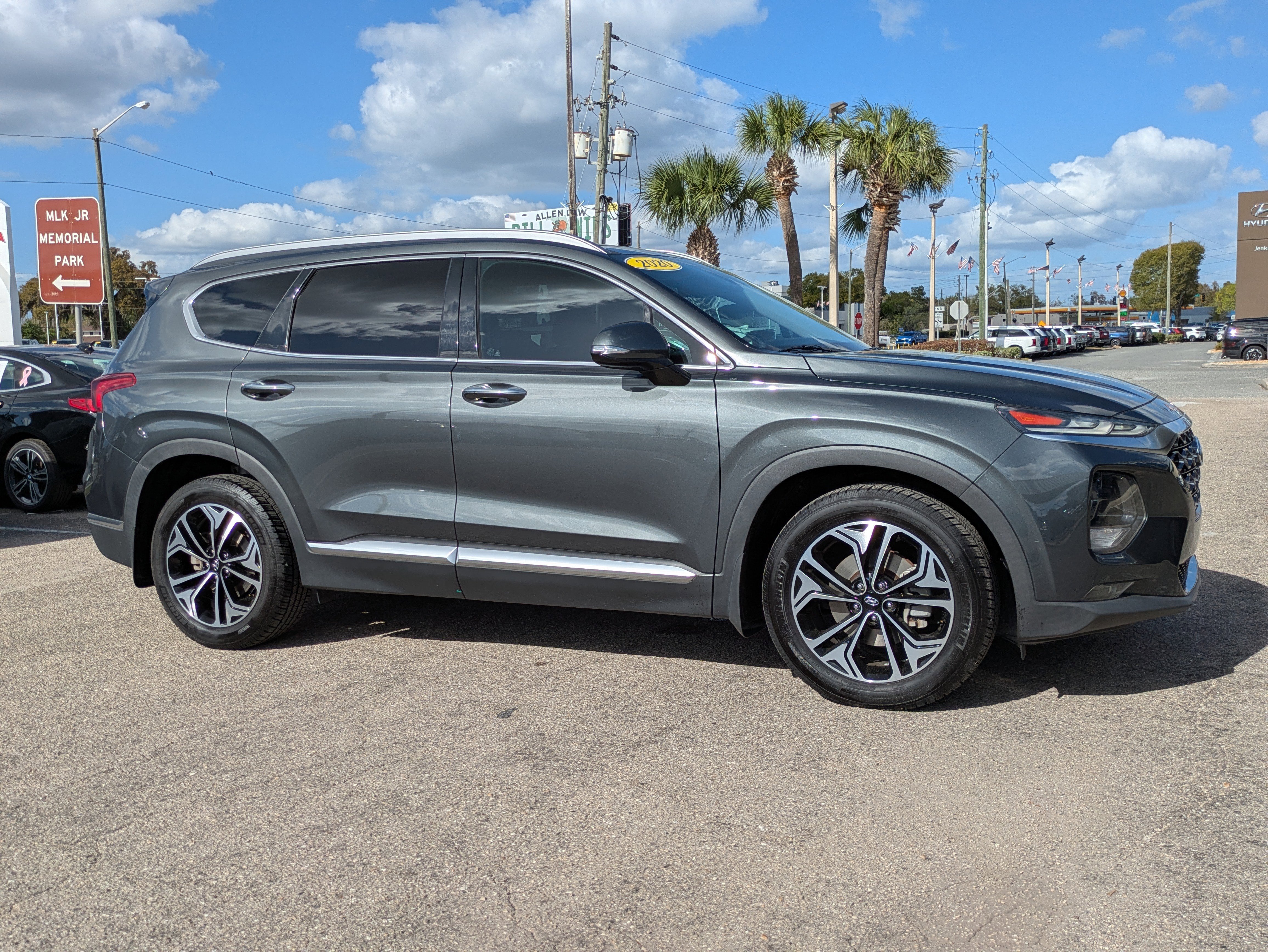 Used 2020 Hyundai Santa Fe SEL image 2