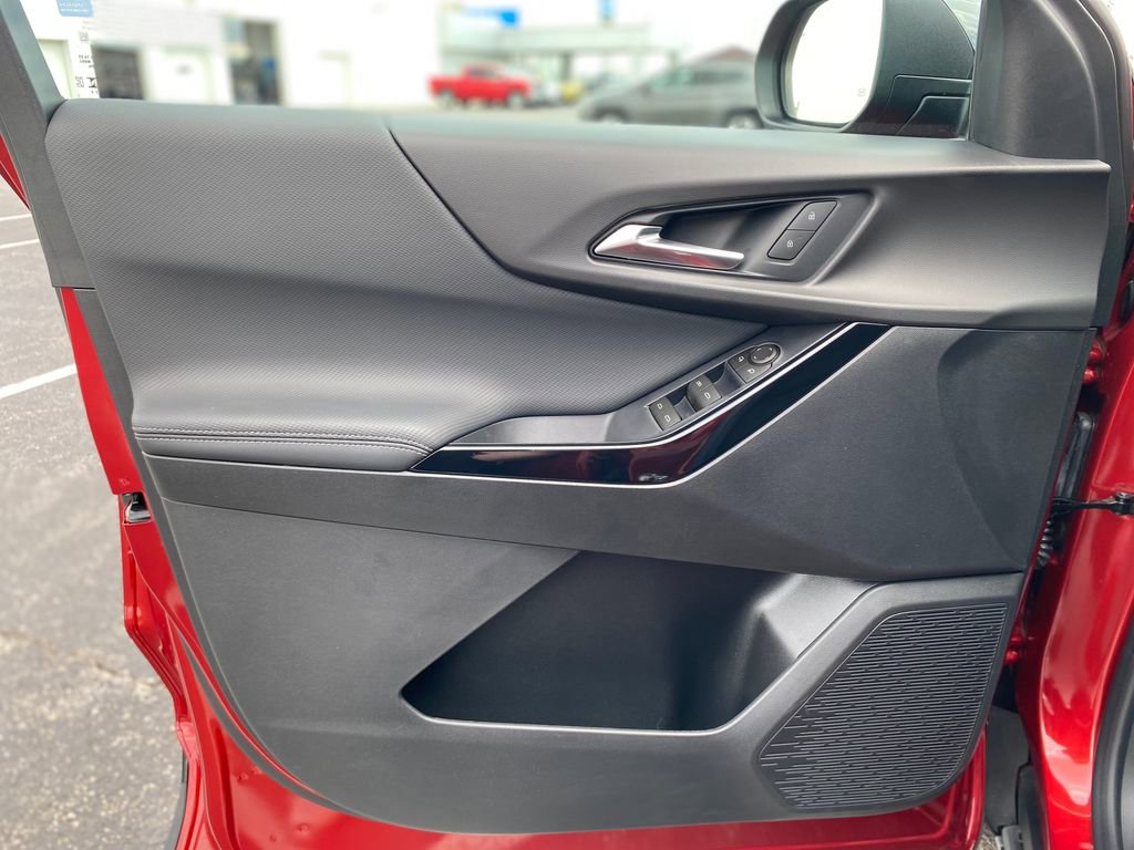 New 2026 Chevrolet Equinox LT w/ Midnight Edition AWD/4WD image 19