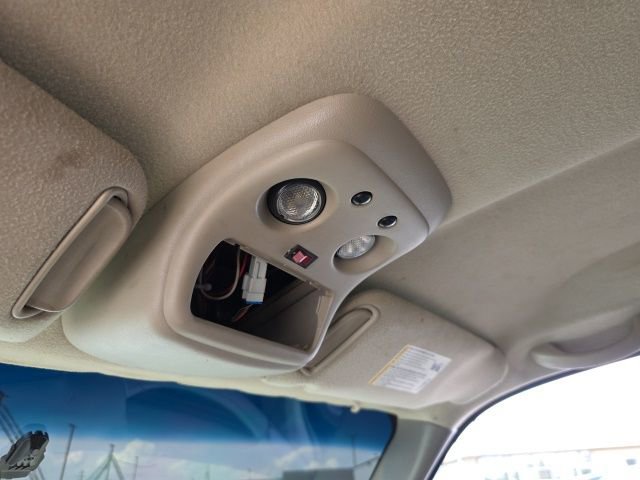 Used 2004 Chevrolet Tahoe Z71 w/ Z71 Preferred Equipment Group AWD/4WD image 25