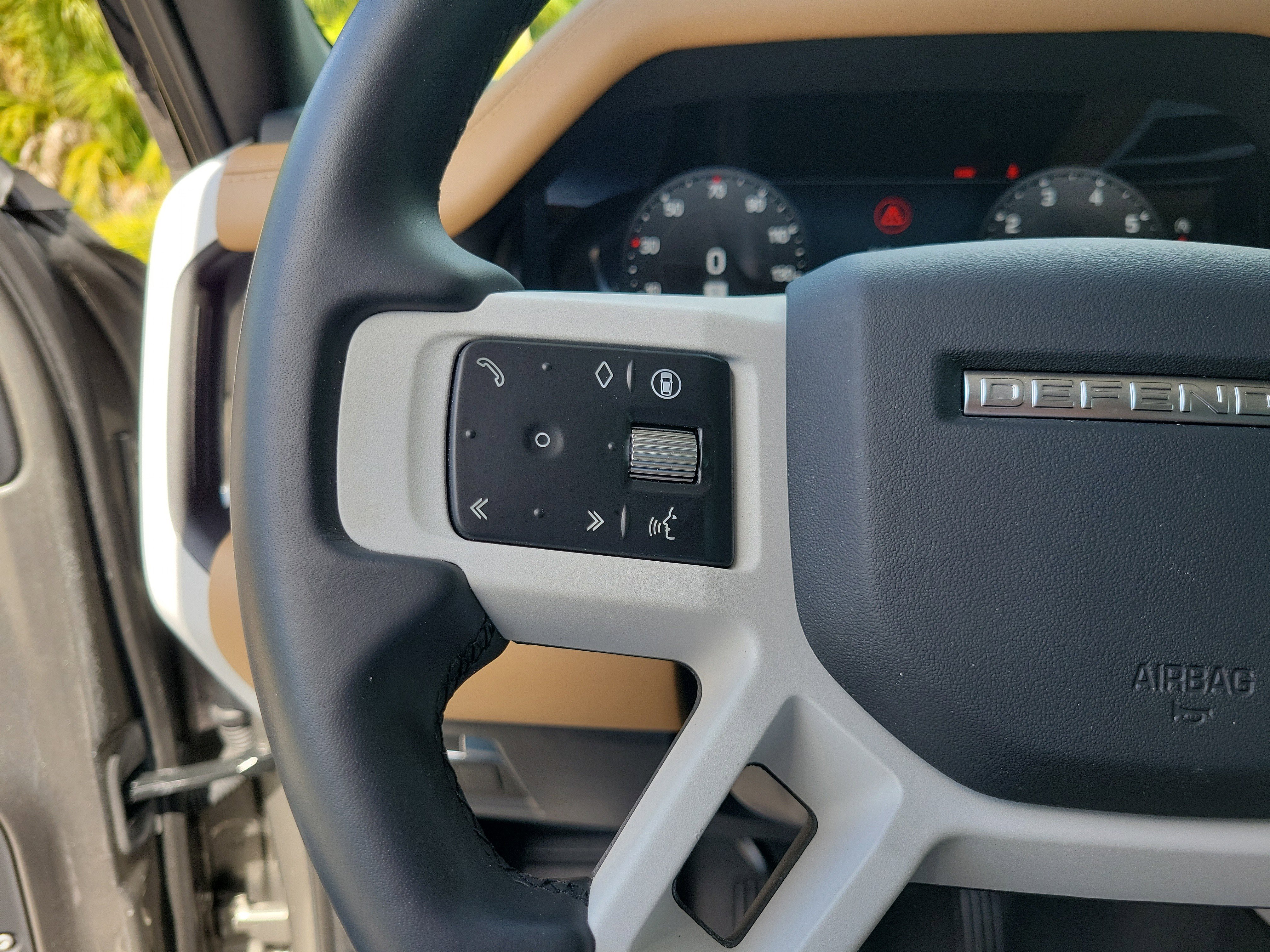 Used 2025 Land Rover Defender 110 S AWD/4WD image 28