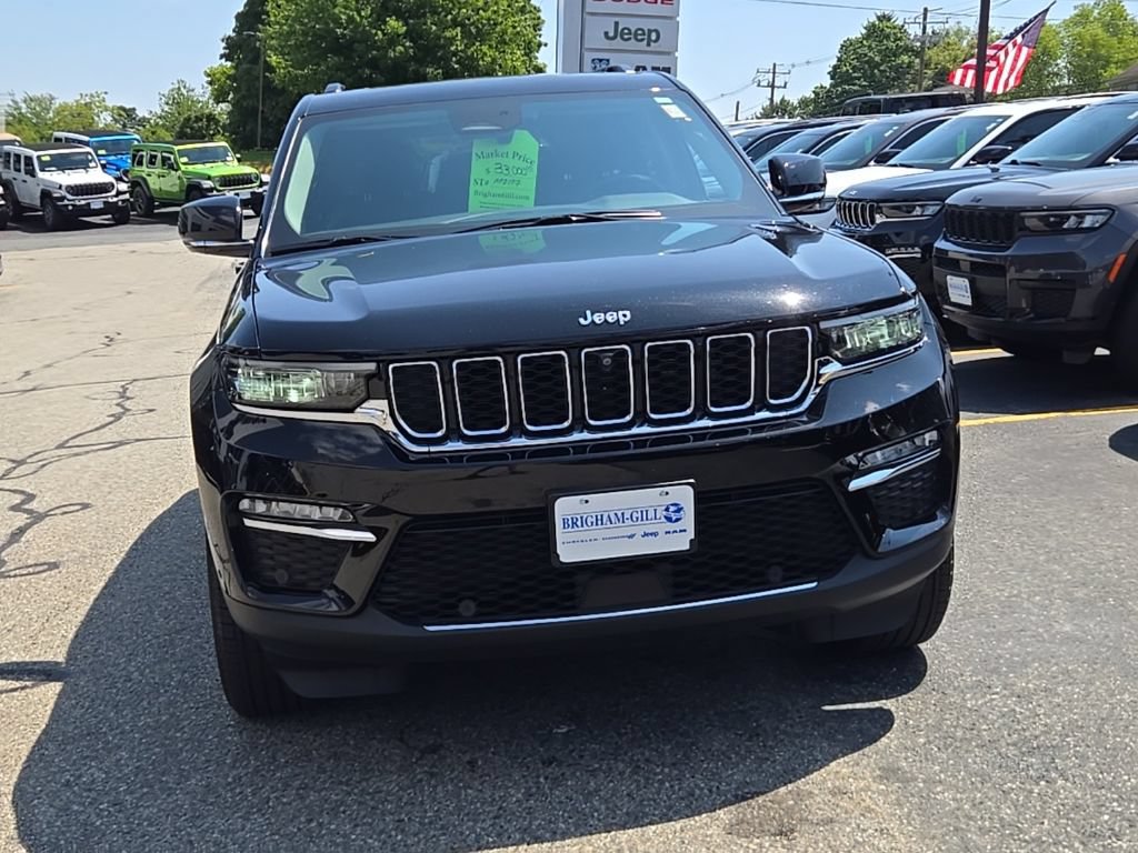 Certified 2023 Jeep Grand Cherokee Limited w/ Luxury Tech Group II AWD/4WD image 3