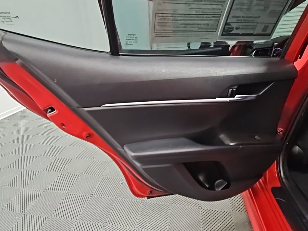 Used 2023 Toyota Camry SE image 30