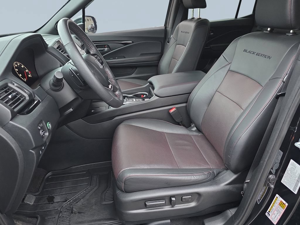Used 2024 Honda Ridgeline Black Edition image 11