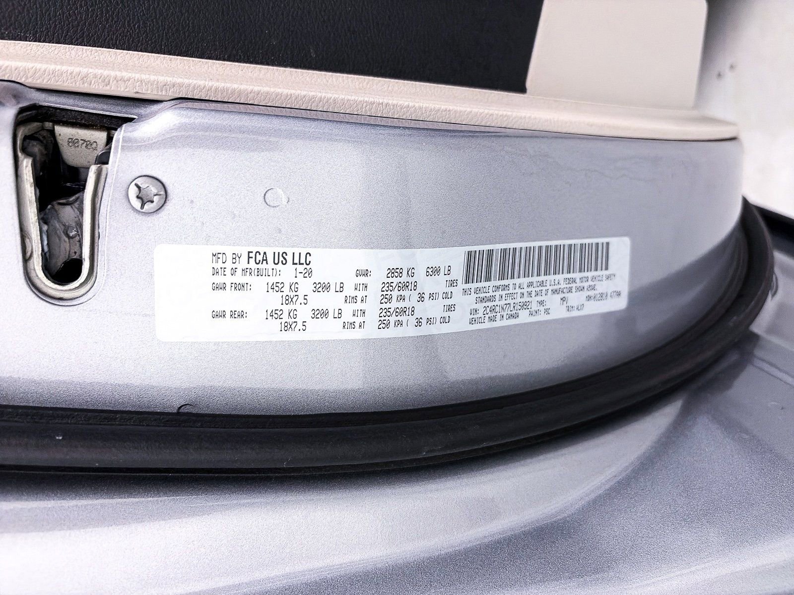 Used 2020 Chrysler Pacifica Limited w/ Advanced Safetytec Group image 42