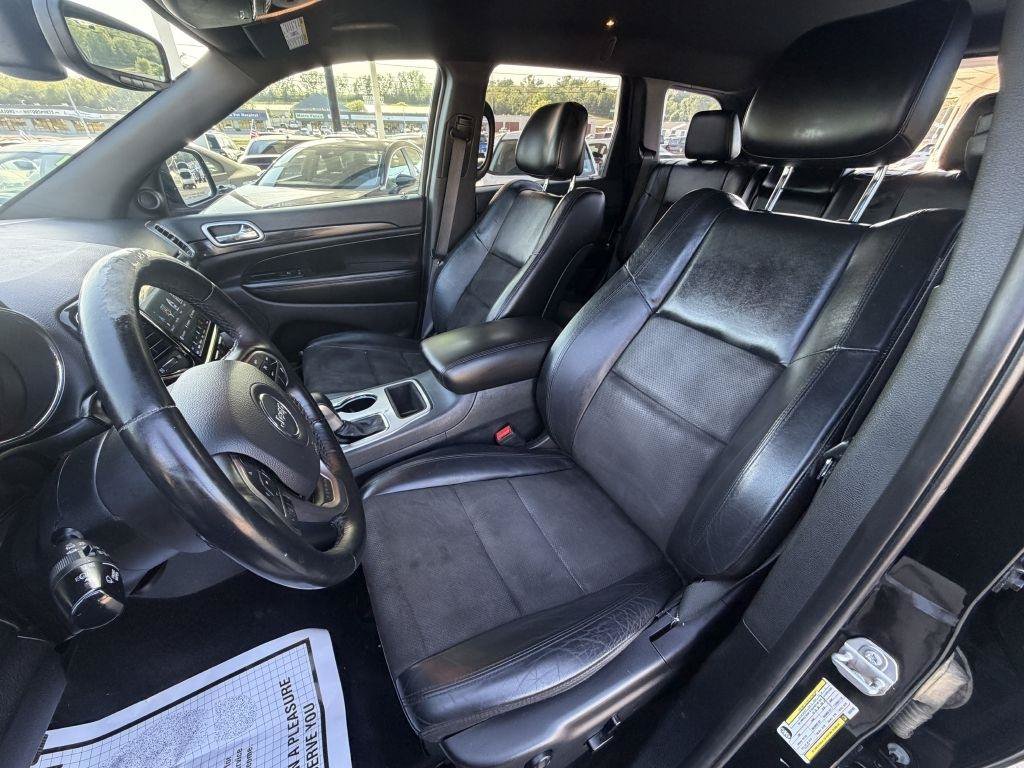 Used 2019 Jeep Grand Cherokee Altitude AWD/4WD image 10