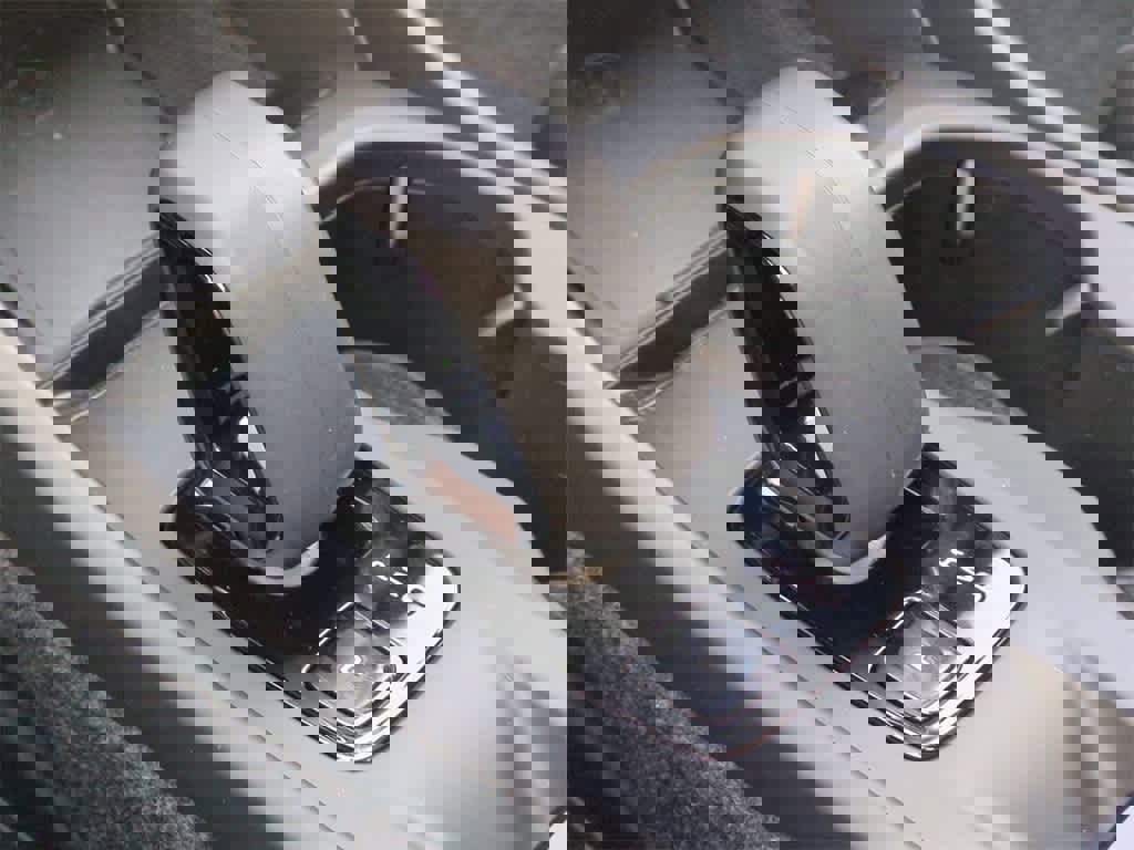 New 2026 Volvo XC40 B5 Core w/ Protection Package Premier image 30