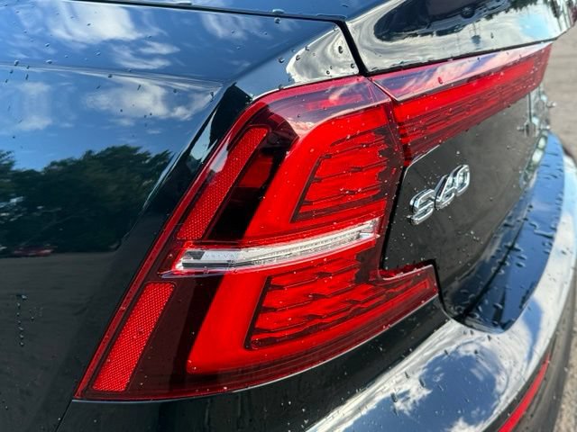 Used 2024 Volvo S60 B5 Plus AWD/4WD image 12