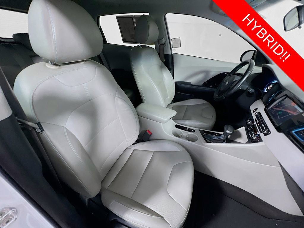Certified 2017 Kia Niro Touring image 31