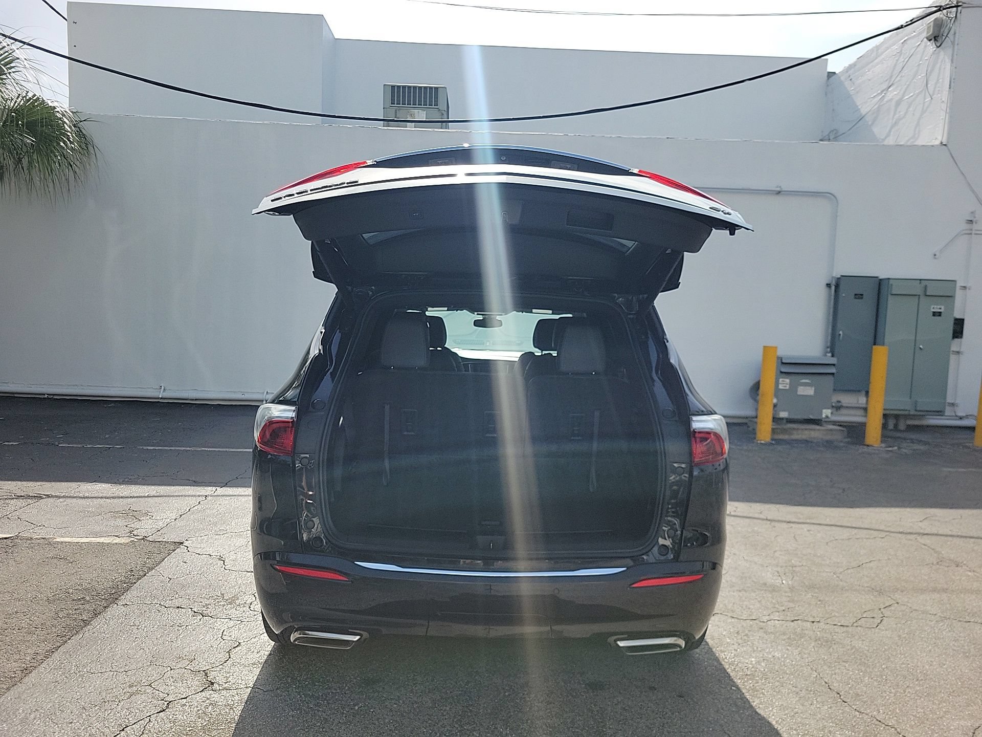 Used 2024 Buick Enclave Essence w/ Sport Touring Edition FWD image 12