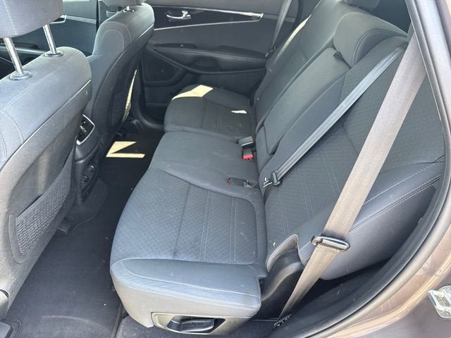 Used 2020 Kia Sorento LX FWD image 11