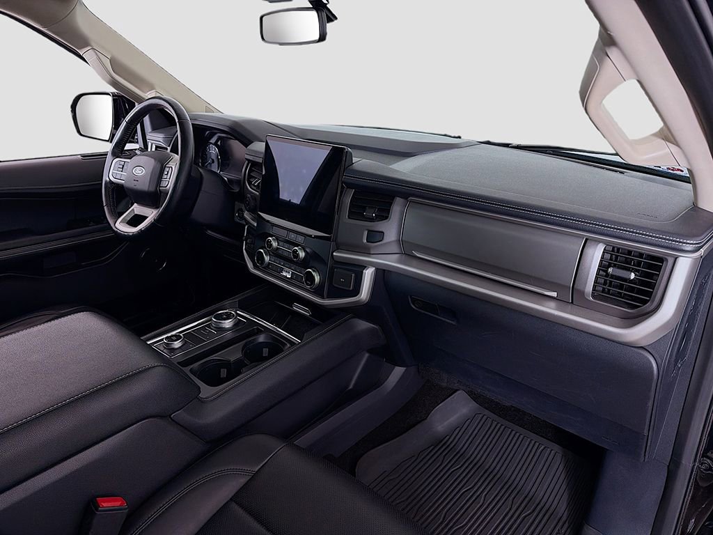 Used 2022 Ford Expedition Max XLT image 22