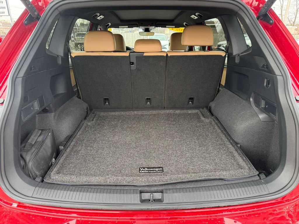 Used 2024 Volkswagen Tiguan SE R-Line image 13