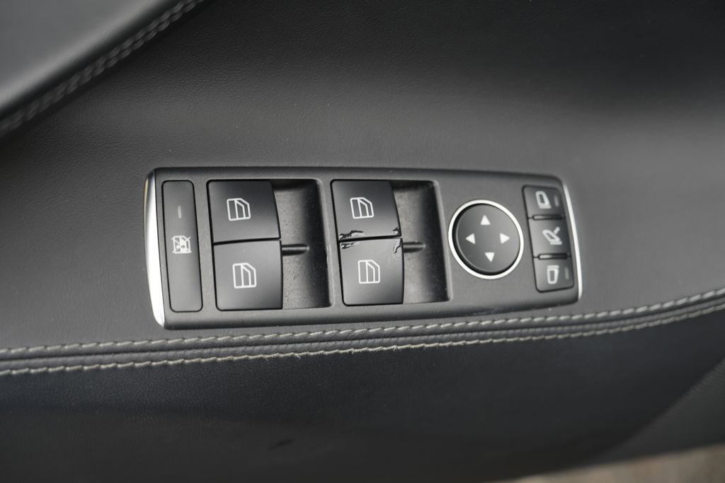 Used 2020 Tesla Model S Performance image 23