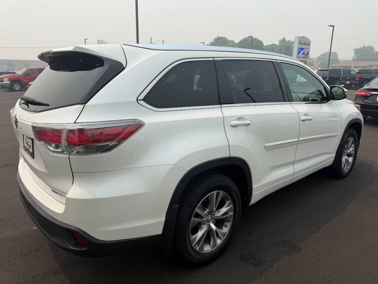 Used 2015 Toyota Highlander XLE AWD/4WD image 5