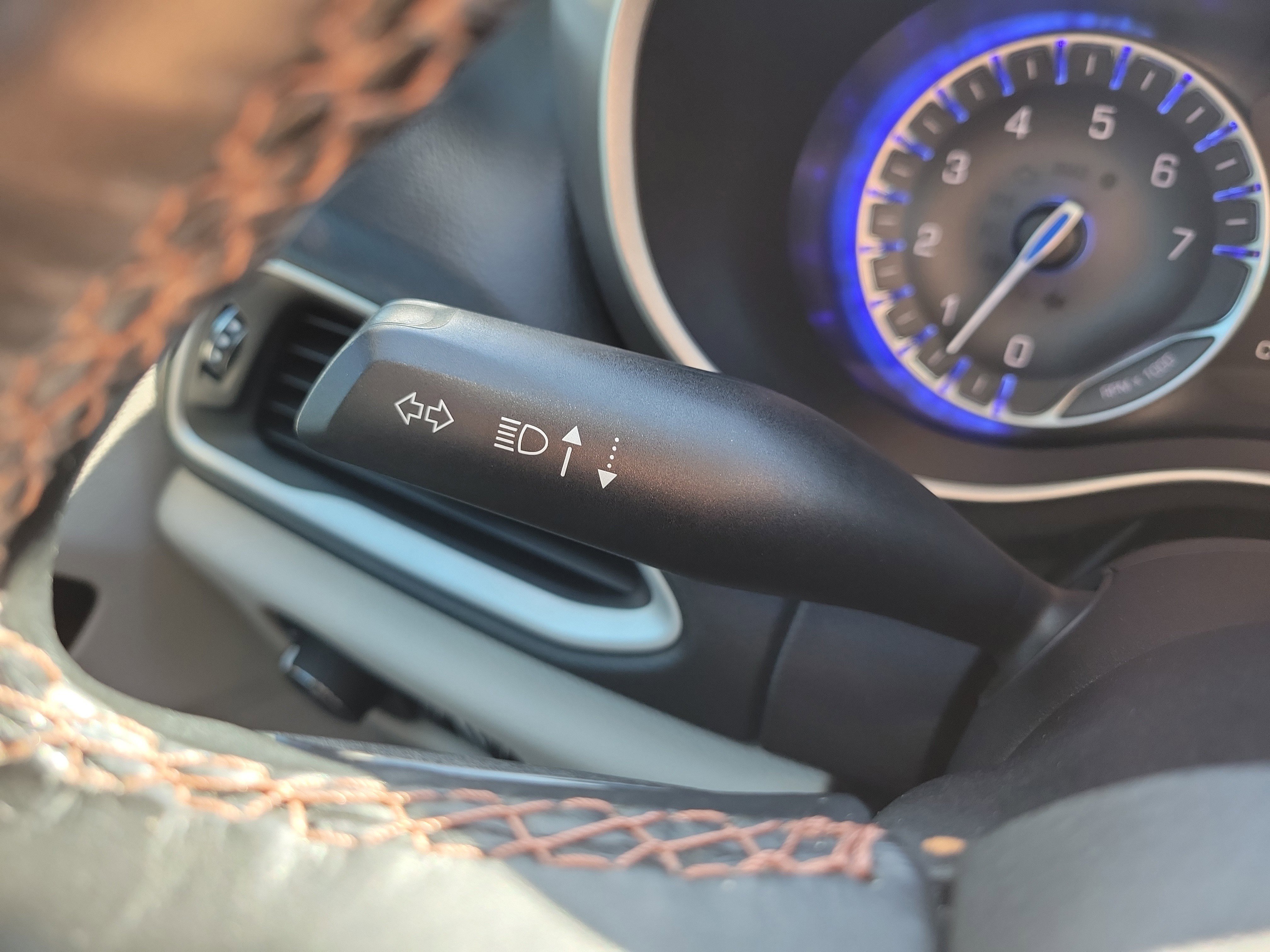 Used 2020 Chrysler Pacifica Touring w/ Cold Weather Group FWD image 29