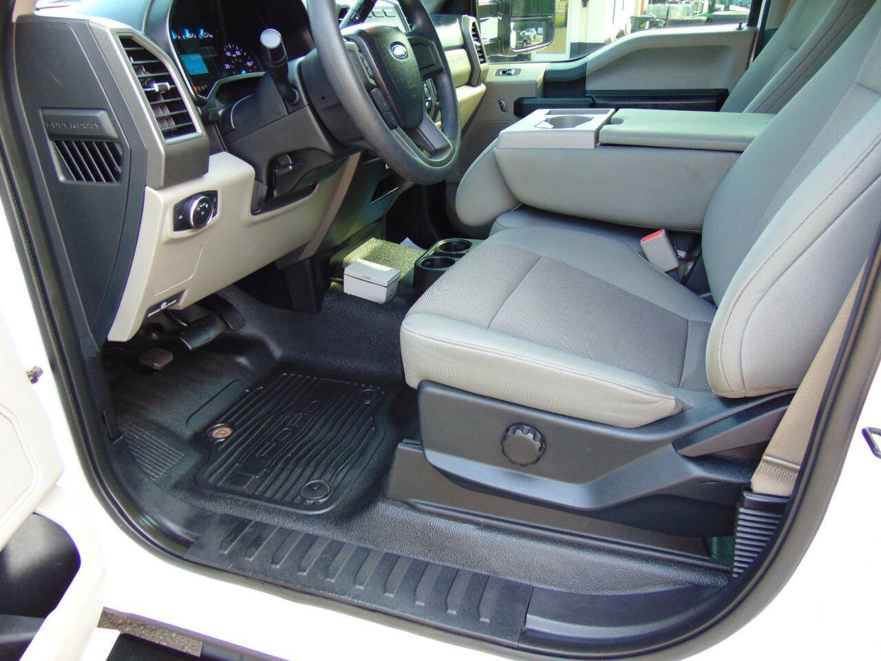Used 2017 Ford F350 XL w/ Power Equipment Group AWD/4WD image 5