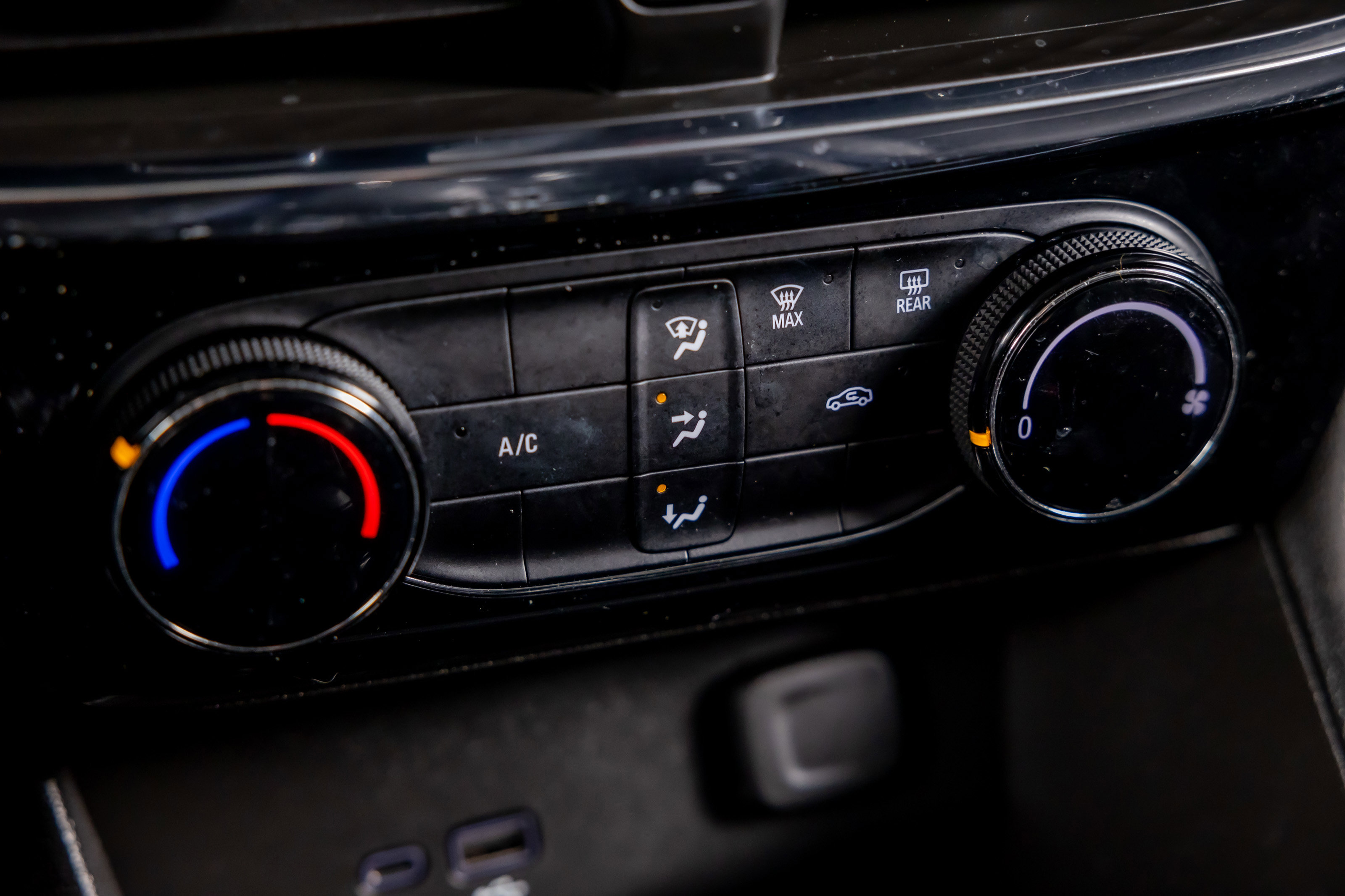 Used 2025 Buick Encore GX Sport Touring image 23