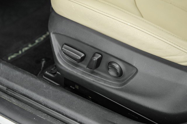Used 2019 Toyota Avalon XLE w/ Moonroof Package image 35