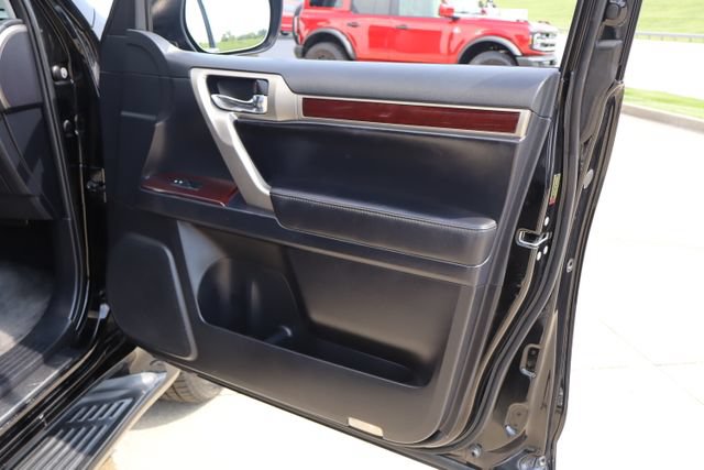 Used 2014 Lexus GX 460 w/ Premium Package AWD/4WD image 33