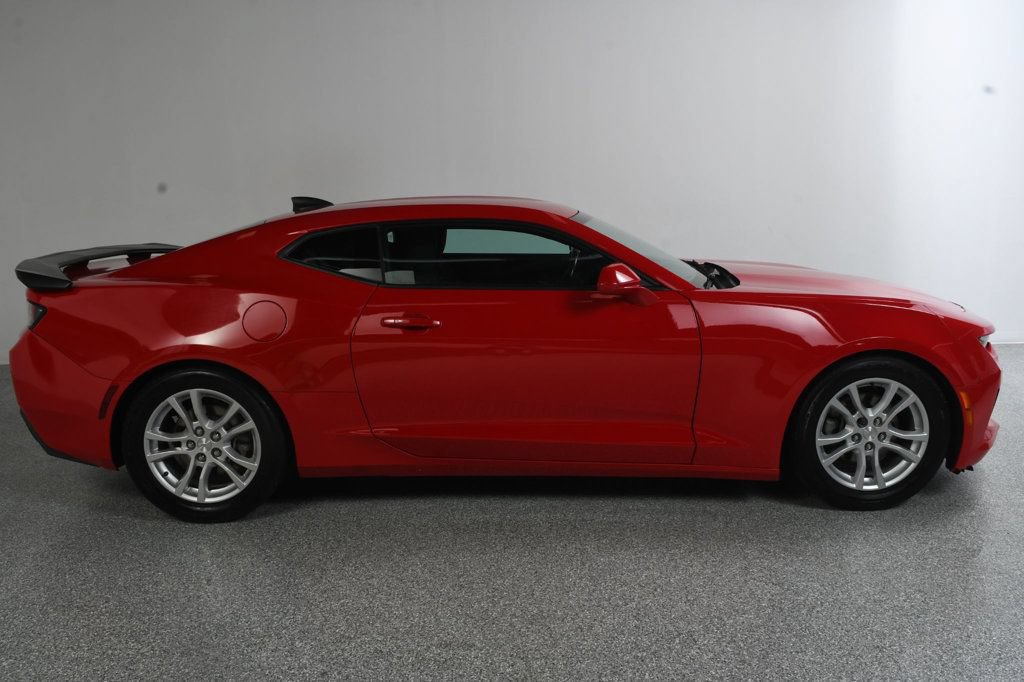 Used 2018 Chevrolet Camaro LS RWD image 4