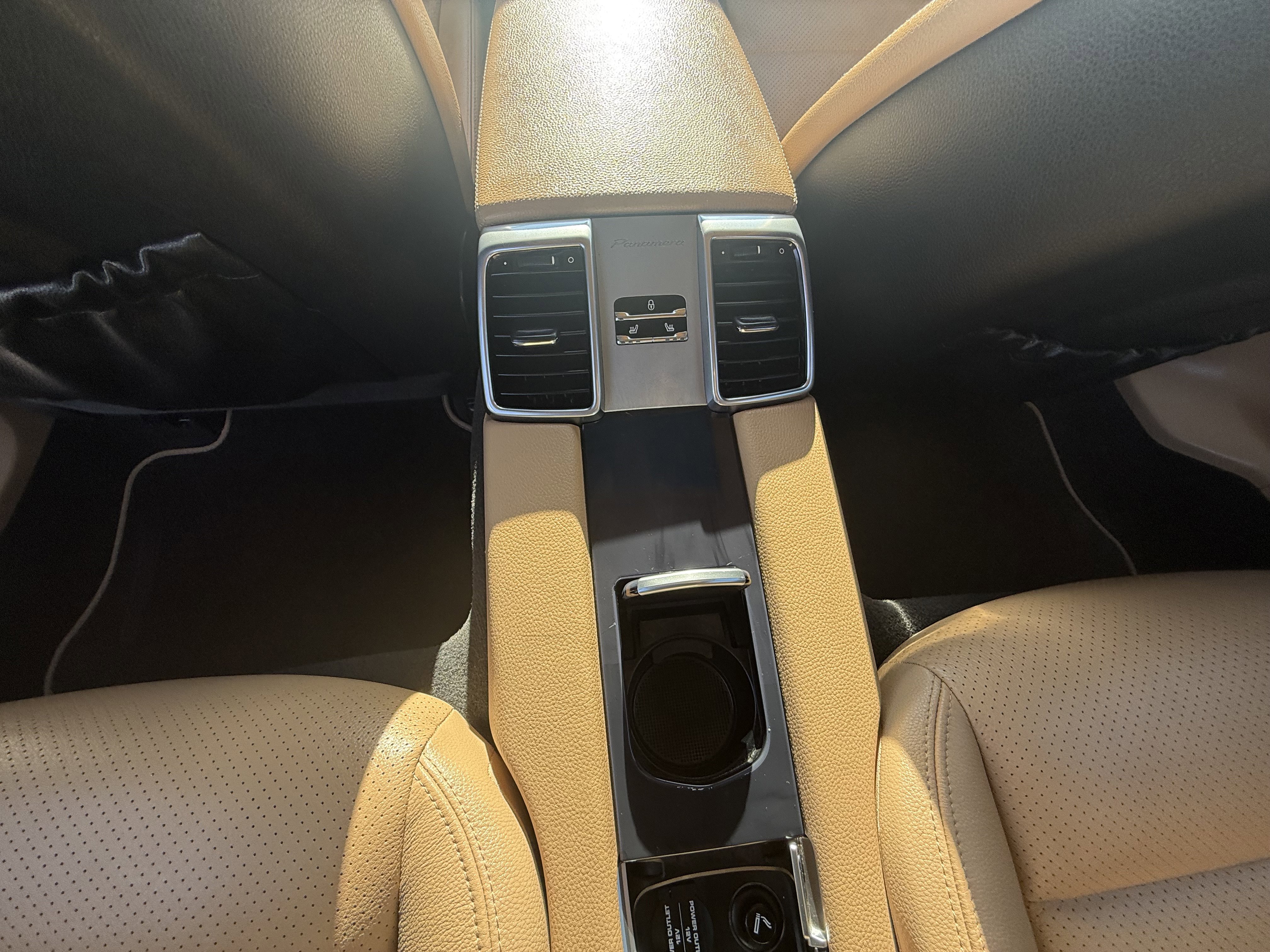 Used 2013 Porsche Panamera image 16