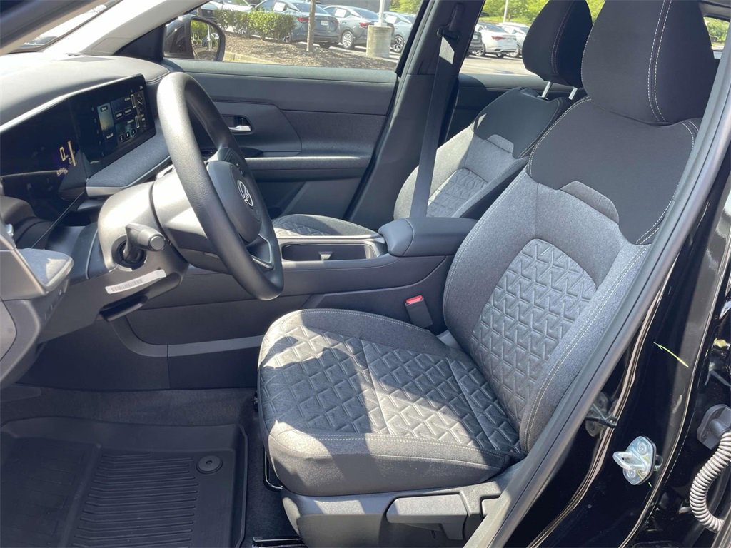 New 2025 Nissan Kicks SV w/ Illumination Package image 14