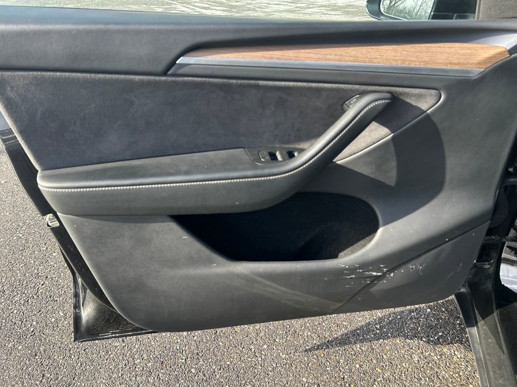 Used 2024 Tesla Model Y Long Range image 18