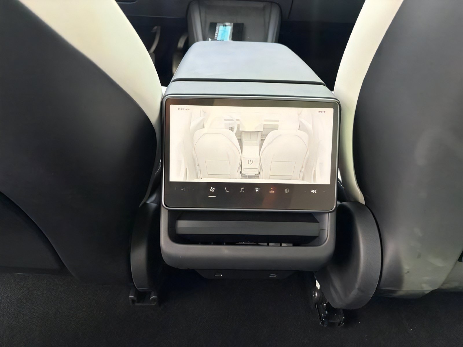 Used 2025 Tesla Model 3 Long Range AWD/4WD image 25