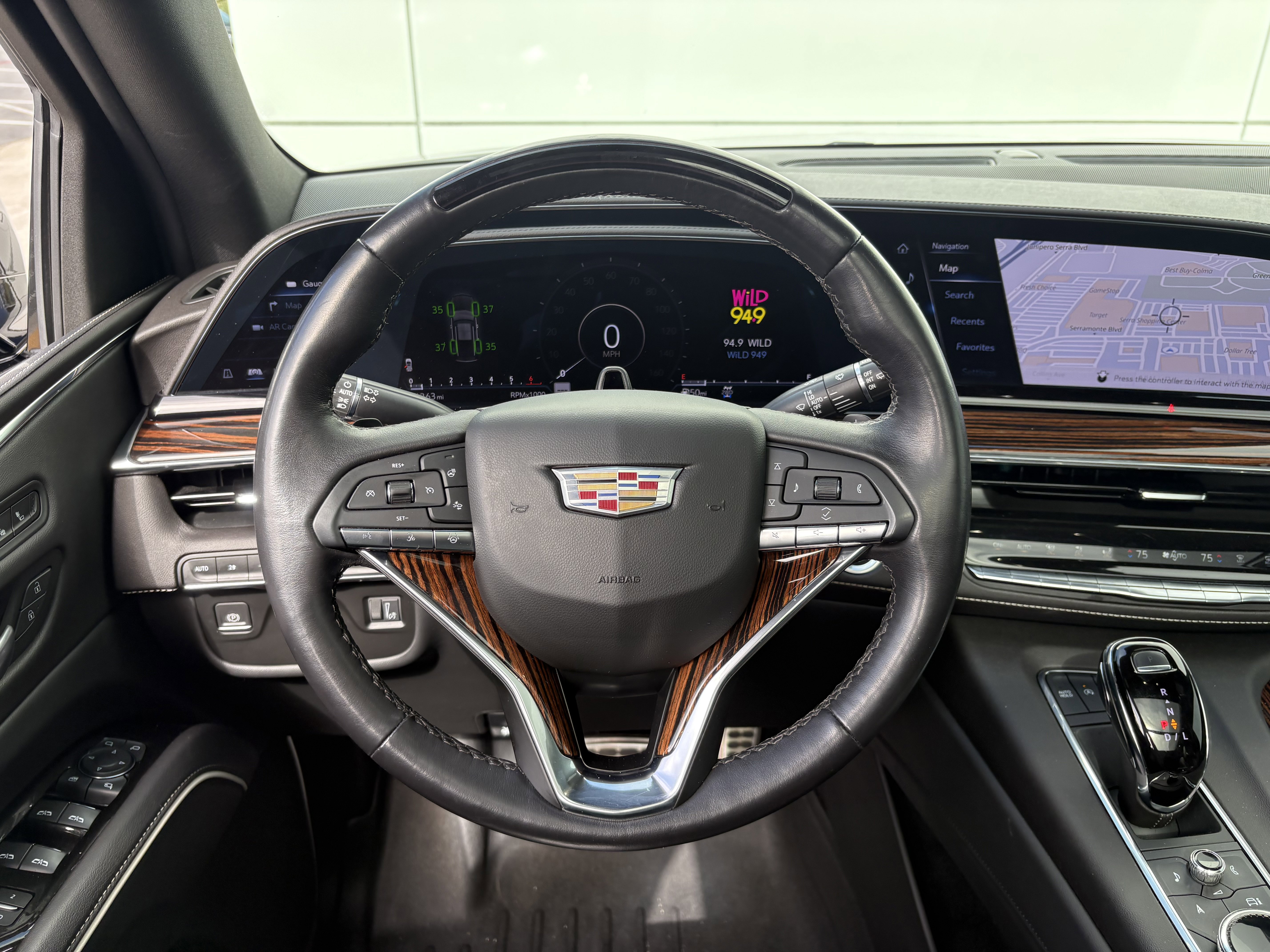 Certified 2022 Cadillac Escalade Premium Luxury image 19