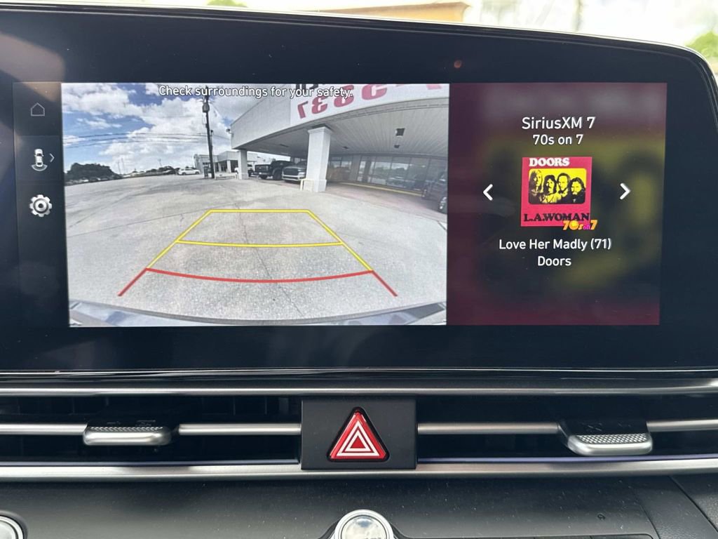 Used 2025 Hyundai Elantra SEL image 44