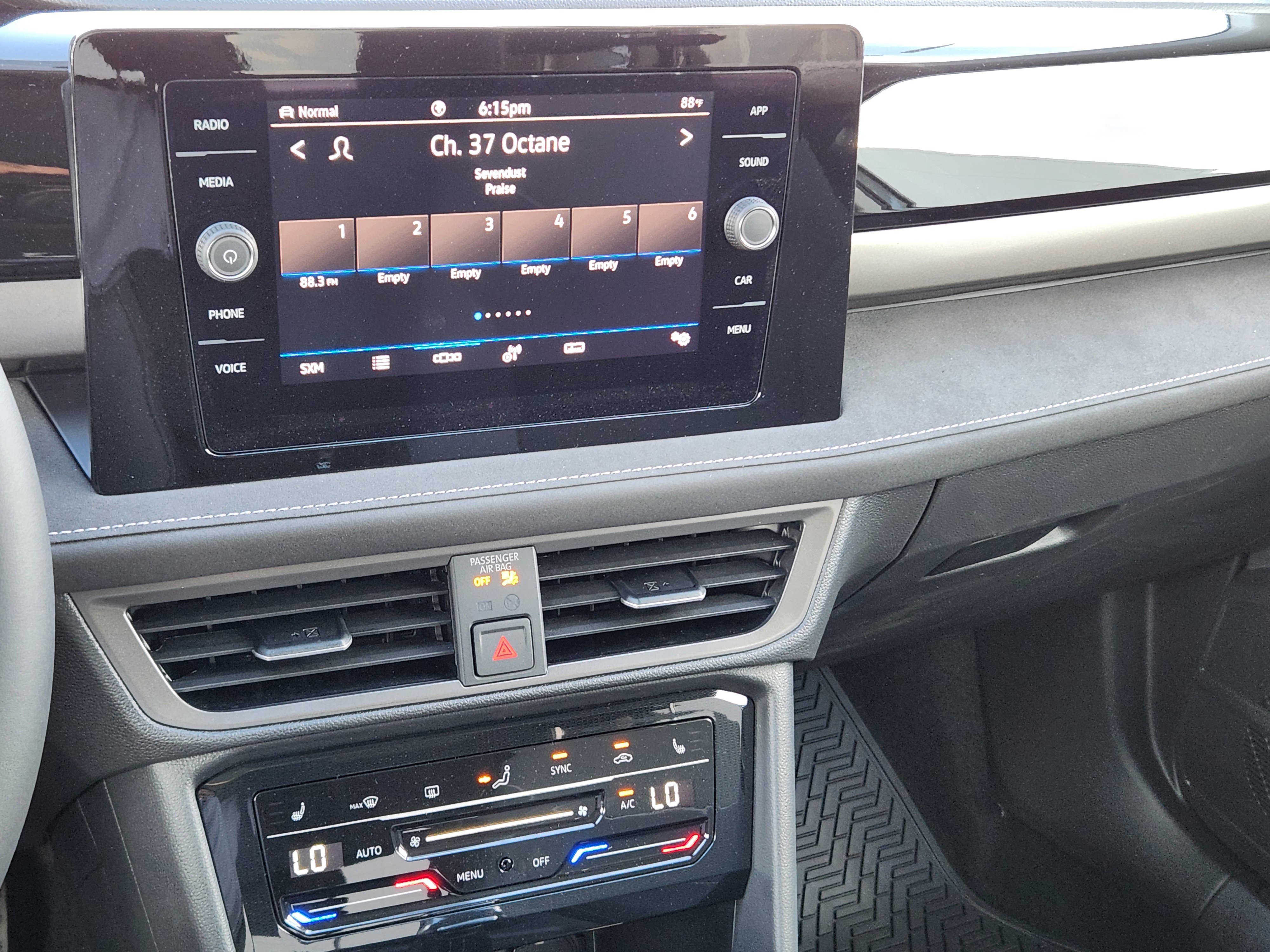 New 2026 Volkswagen Taos SE AWD/4WD image 12