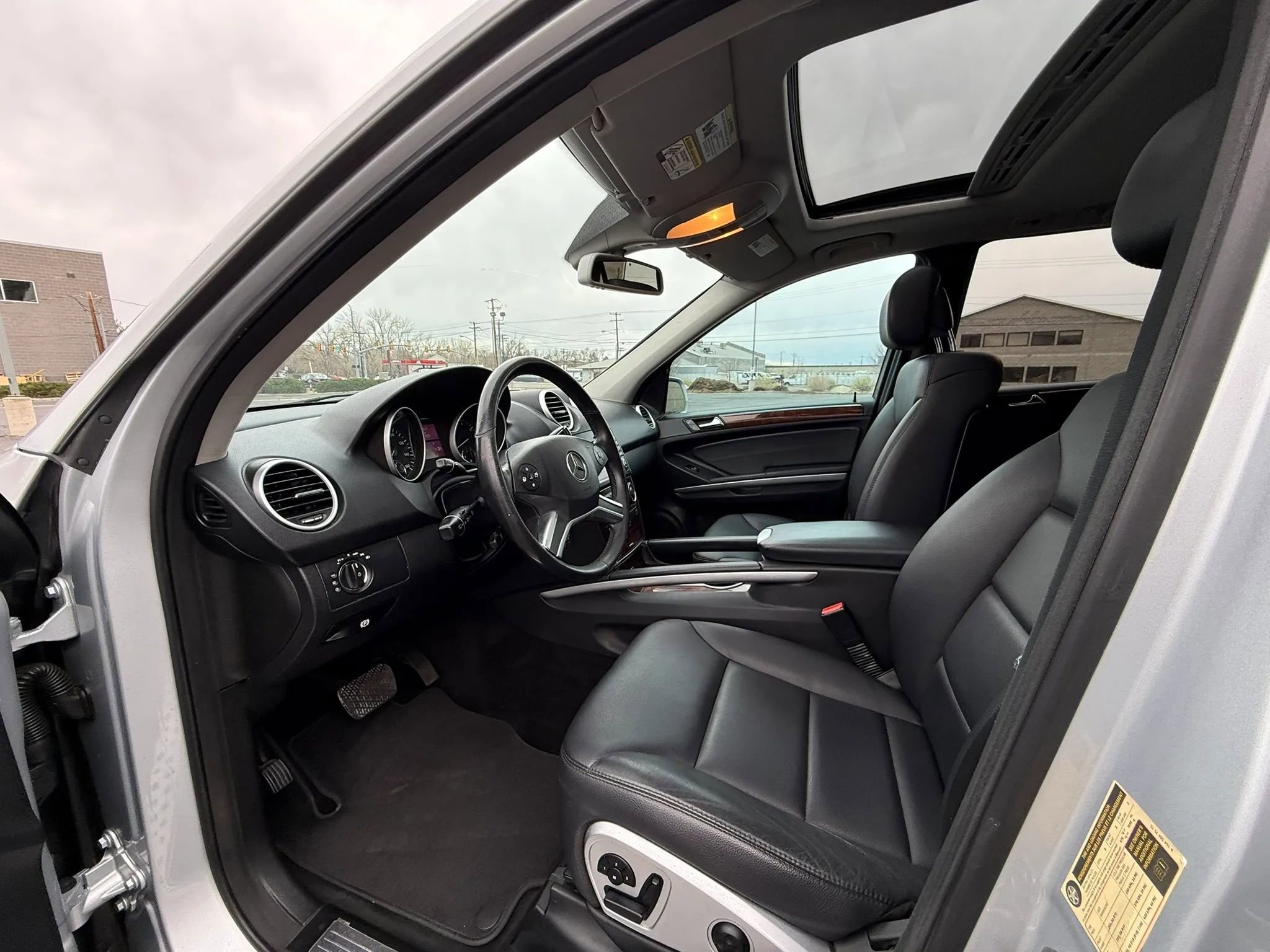 Used 2010 Mercedes-Benz ML 550 4MATIC image 10