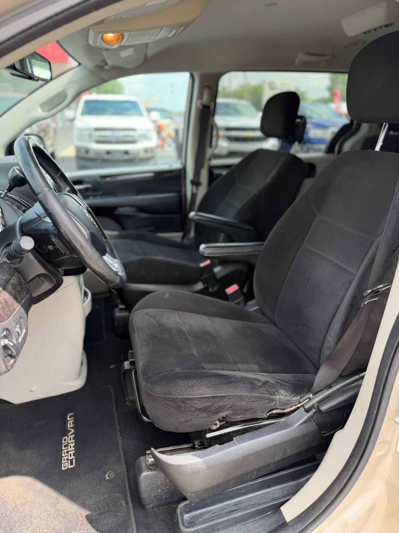 Used 2013 Dodge Grand Caravan SE FWD image 11