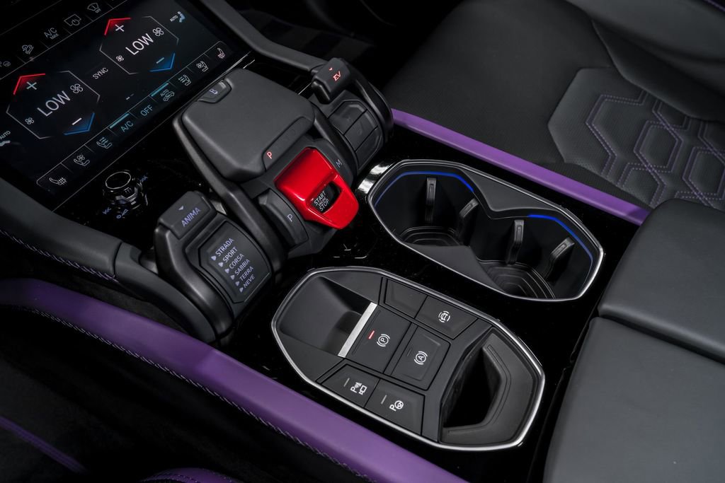 Used 2025 Lamborghini Urus SE image 29