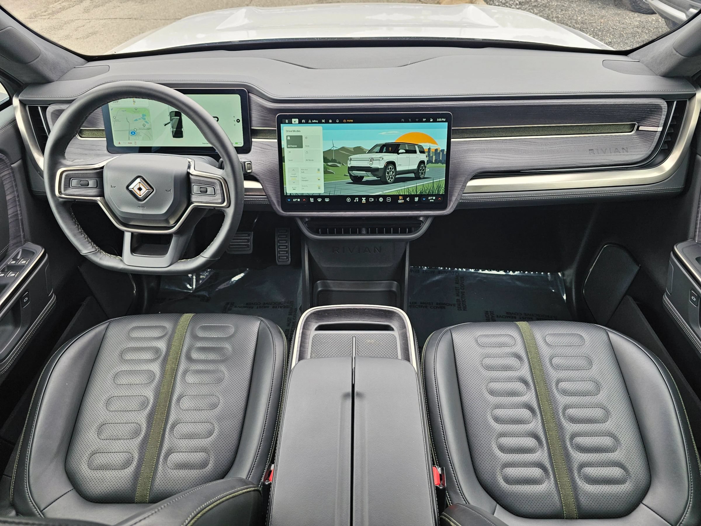 Used 2025 Rivian R1S Adventure Dual AWD/4WD image 17