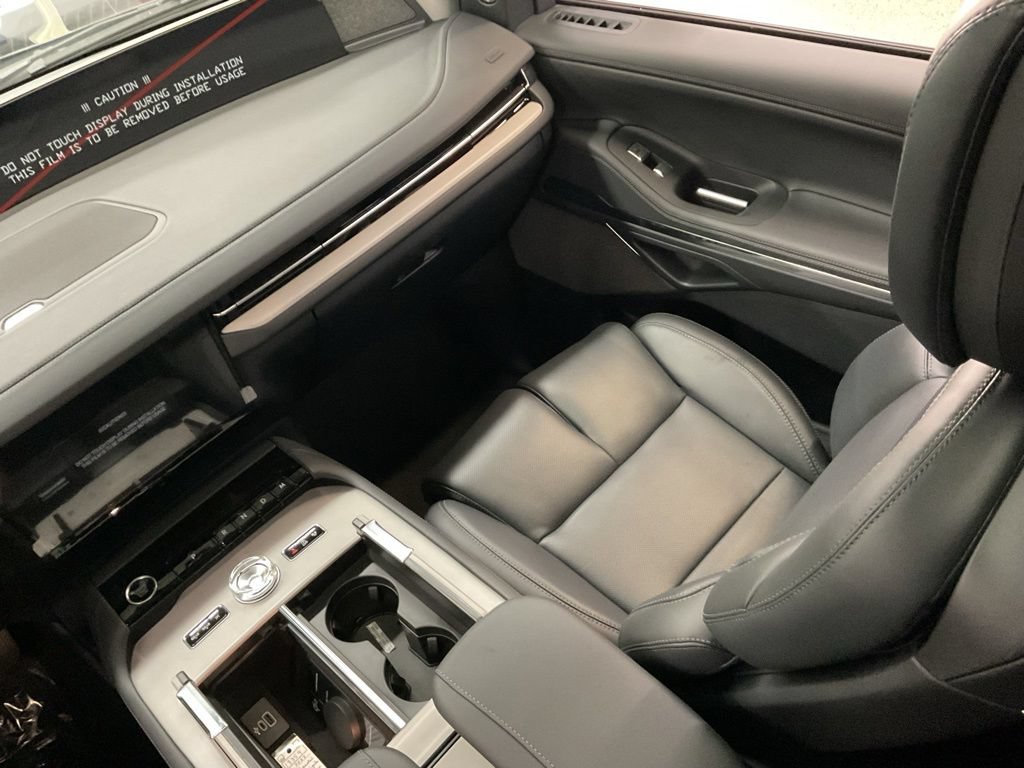 New 2027 Lincoln Navigator Reserve AWD/4WD image 17