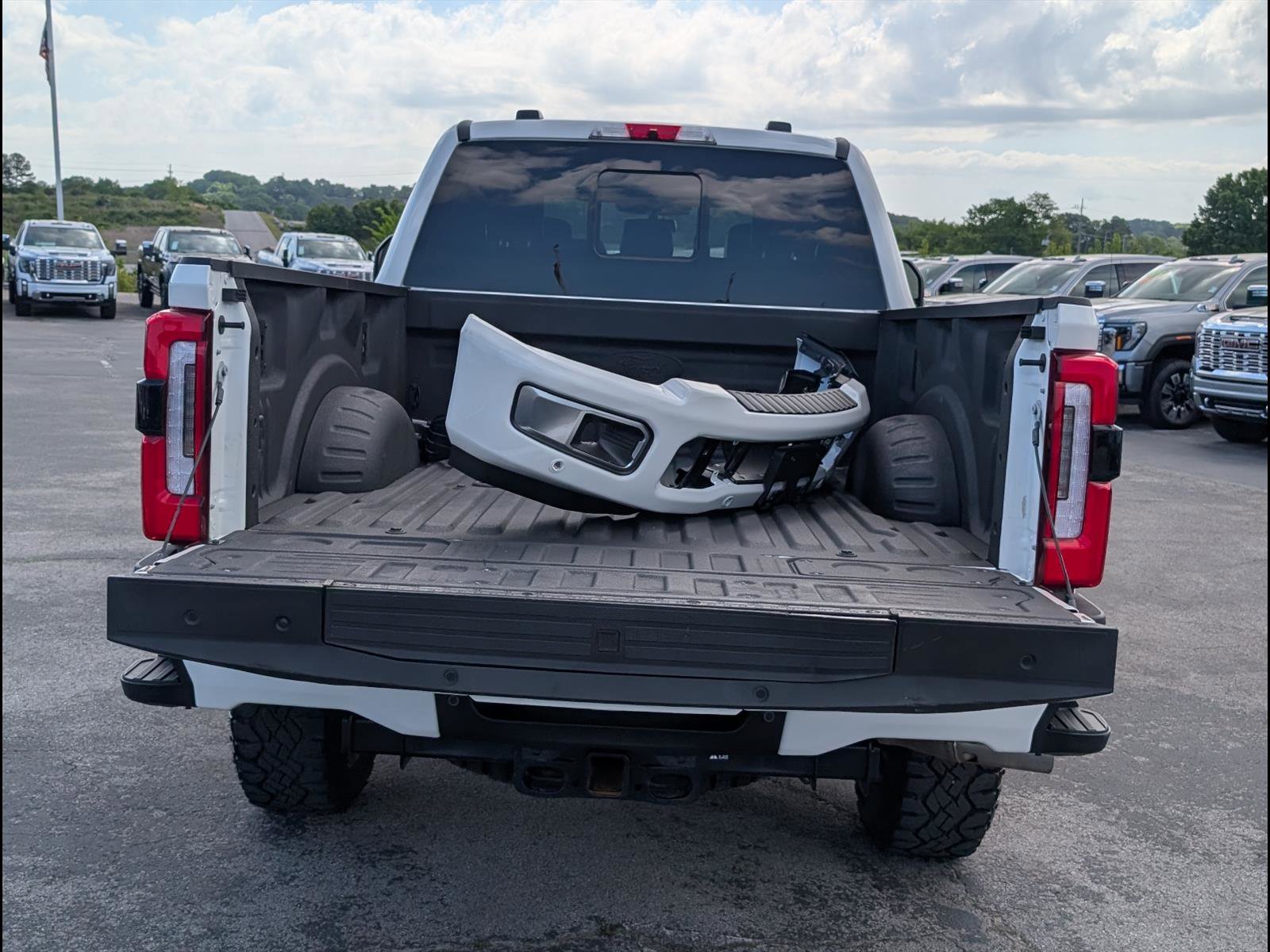 Used 2024 Ford F350 Platinum w/ Tremor Off-Road Package image 19