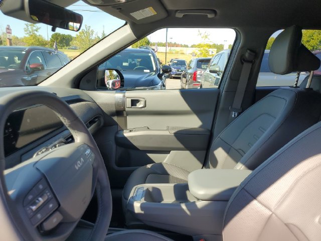 New 2027 Kia EV3 Wind FWD image 22