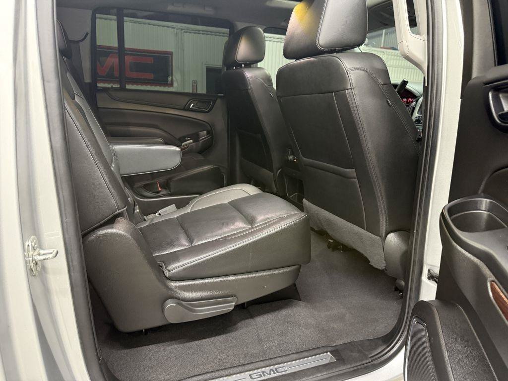 Used 2020 GMC Yukon XL SLT AWD/4WD image 41