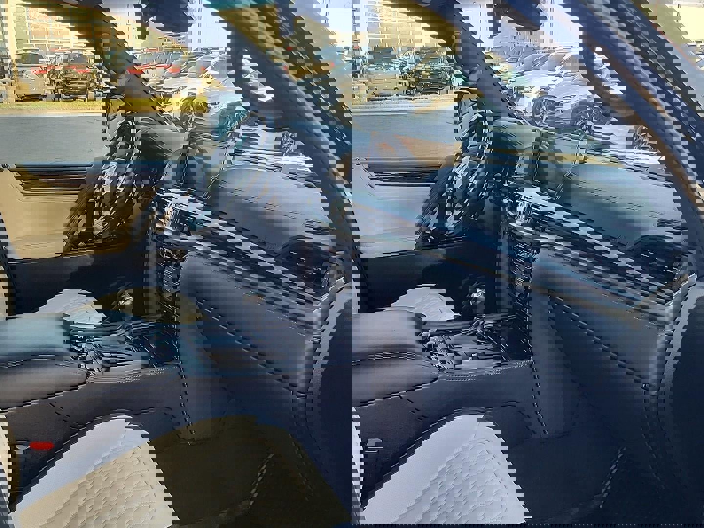 Used 2020 Lexus LX 570 4WD w/ Sport Package image 34