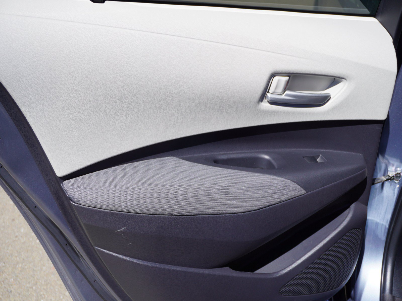 Used 2021 Toyota Corolla LE w/ Carpet Mat Package (TMS) FWD image 12